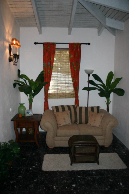 Mimosa Suite sitting area